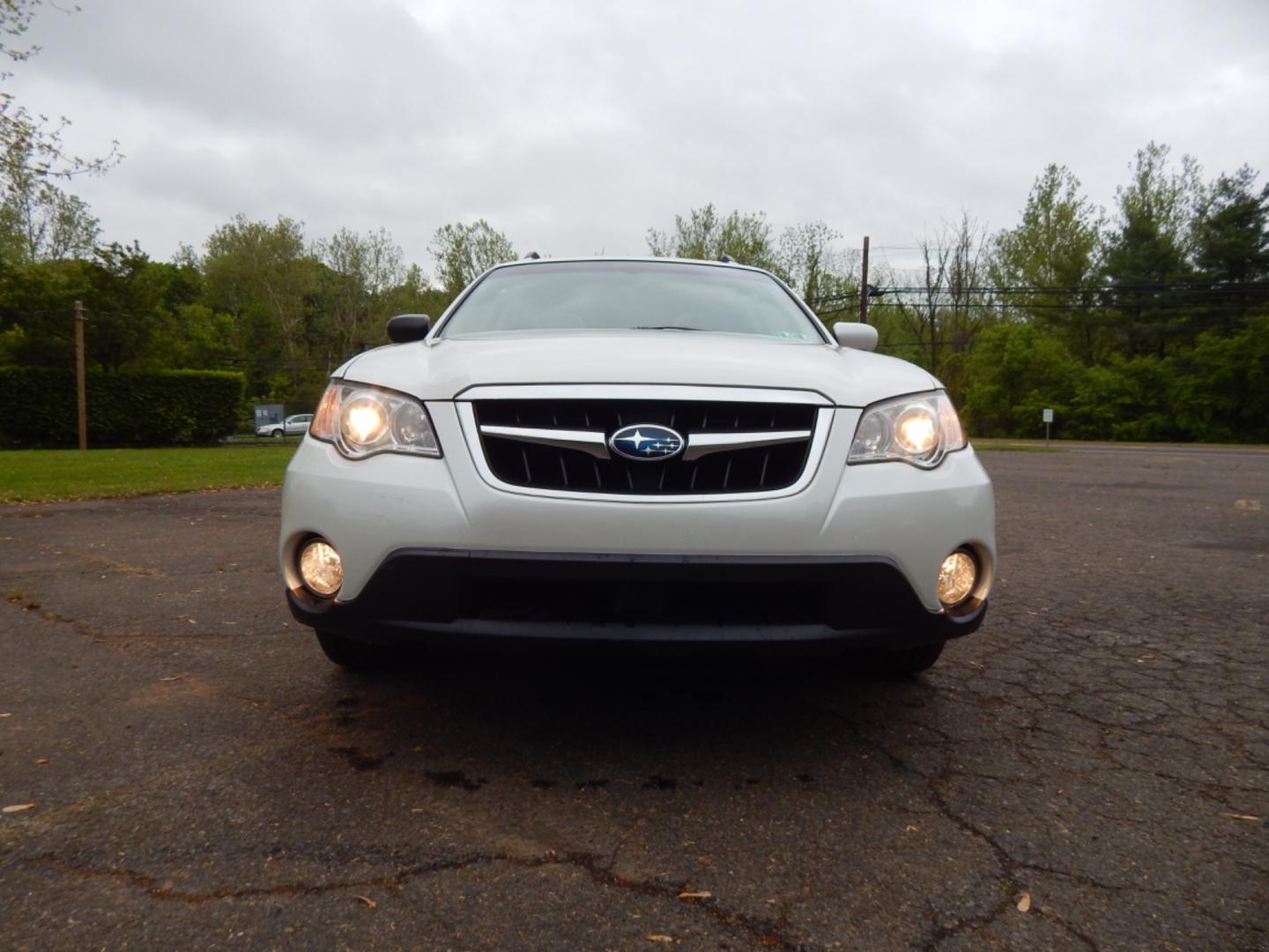 2009 White /Beige leather Subaru Outback 2.5i Limited (4S4BP66C897) with an 2.5L H4 SOHC 16V engine, 4-Speed Automatic Overdrive transmission, located at 6528 Lower York Road, New Hope, PA, 18938, (215) 862-9555, 40.358707, -74.977882 - Here we have a beautiful, ONE OWNER, Subaru Outback Limited with a 2.5L 4 cylinder engine putting power to all four wheels via an automatic transmission. Options include: beige leather, wood trim, heated front seats, power front seats, AM/FM/CD/AUX radio, sunroof, dual climate controls, power window - Photo#7